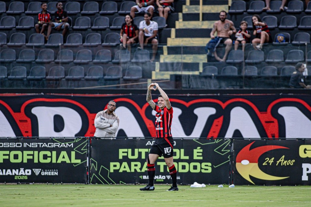 Após empate no tempo normal, Vitória supera Jacuipense nas penalidades e avança à decisão