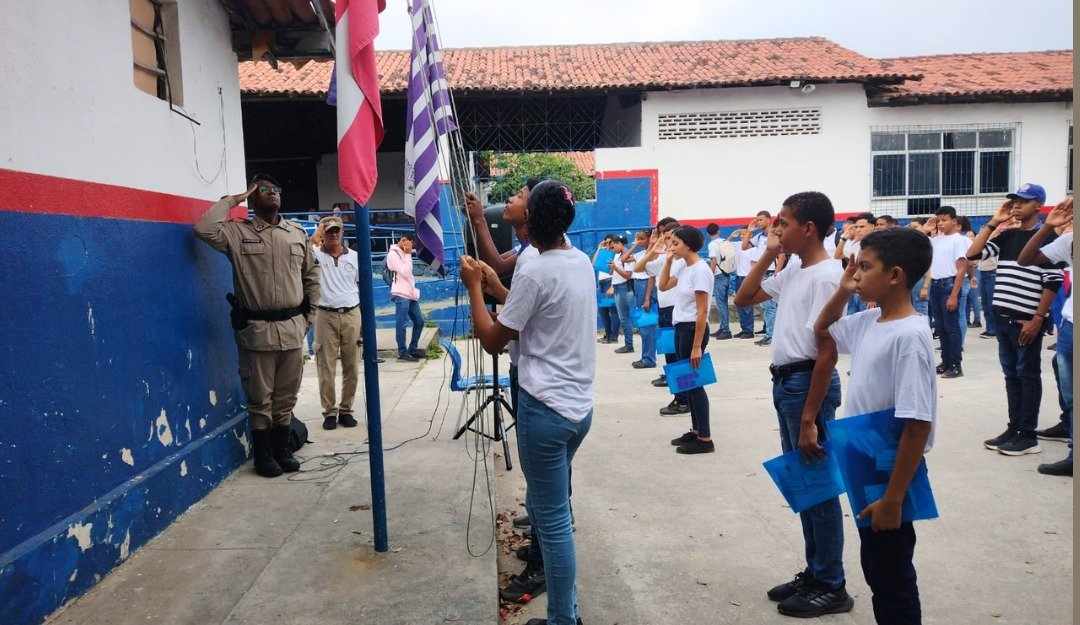 PROERD leva palestras sobre drogas e violência a escolas de Serrinha e Teofilândia