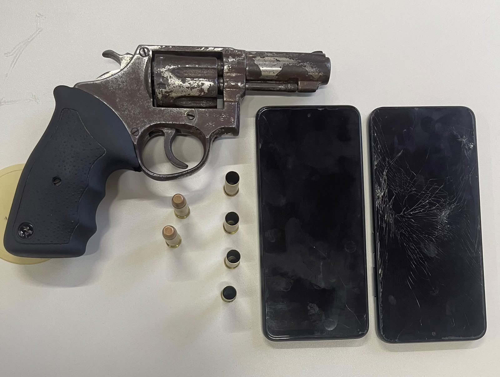 Homem é preso após ser flagrado com revólver calibre 38 em Santaluz