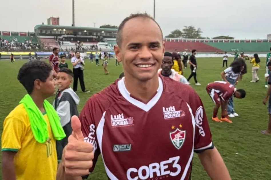 Fluminense de Feira vence o Feira FC e garante retorno à elite do Campeonato Baiano após cinco temporadas