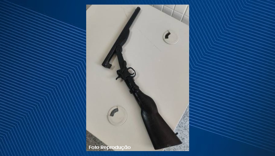 PM apreende espingarda durante averiguação de denúncia de ameaça em Teofilândia
