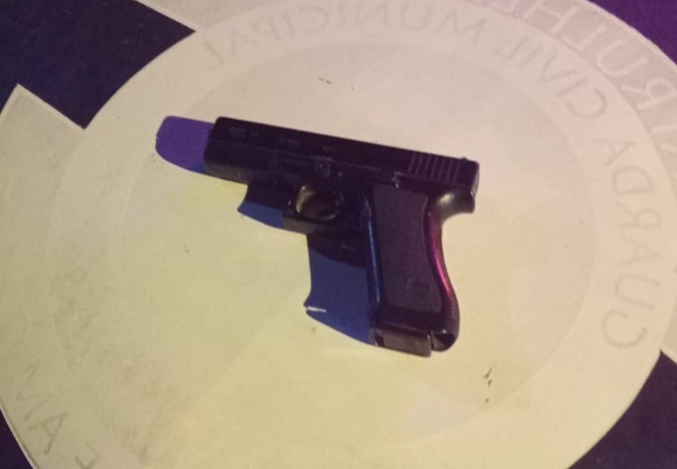 Homem é detido após relatos de ameaças com arma falsa em distrito de Santaluz