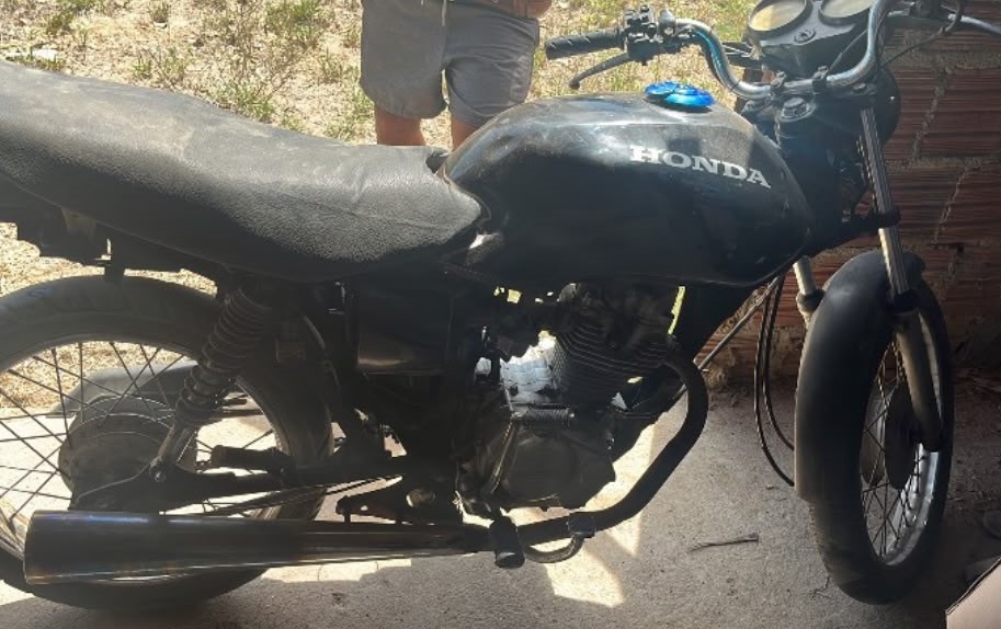 PM recupera motocicleta com restrição de furto durante diligência em Santaluz