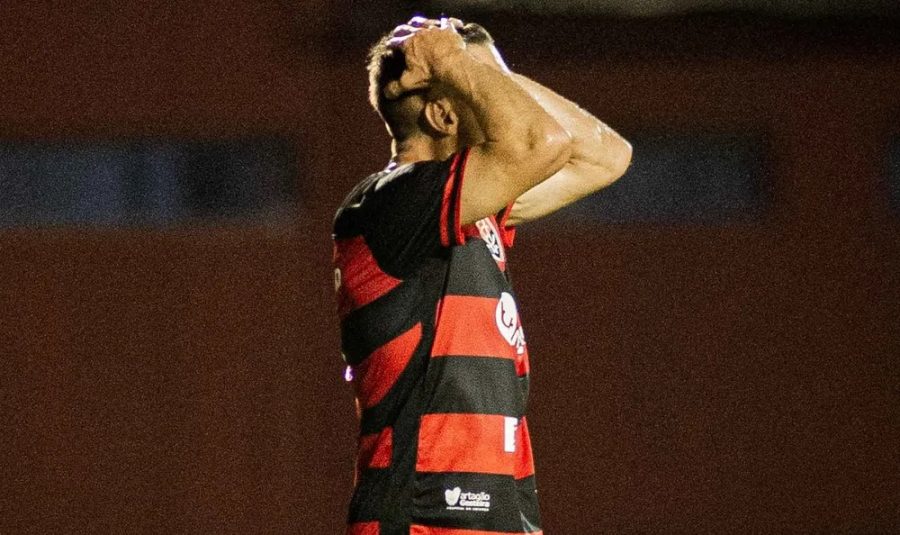 Vitória é eliminado da Copa do Nordeste com derrota para o Confiança no Barradão