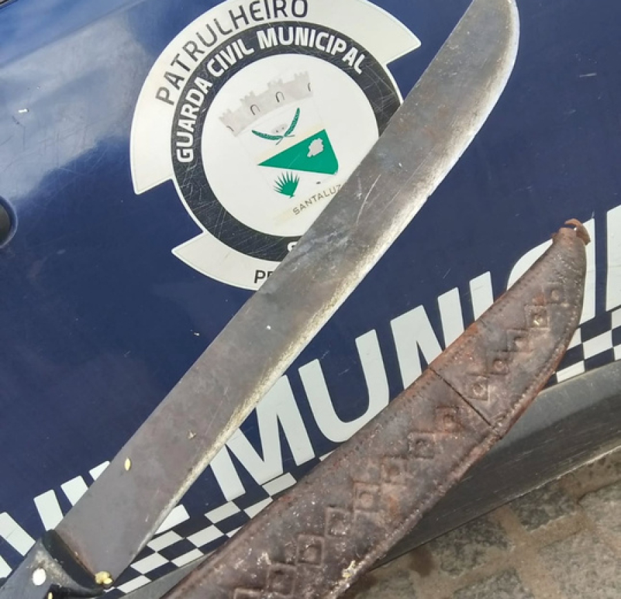 Homem é preso em Santaluz após ameaçar companheira com facão dentro de casa