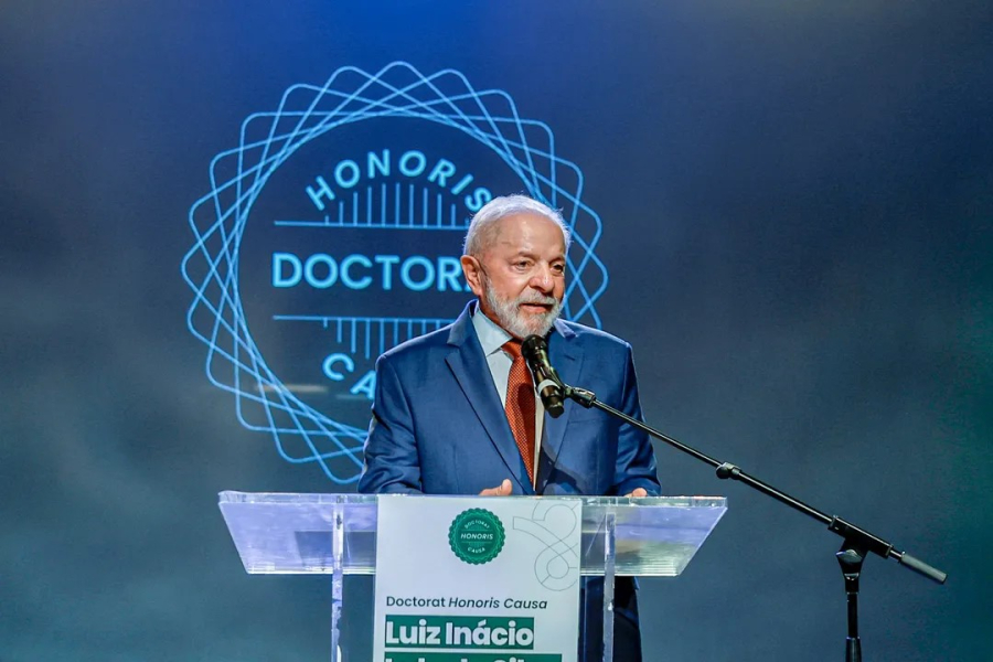Presidente Lula convoca reunião emergencial após tarifaço de Trump contra o Brasil