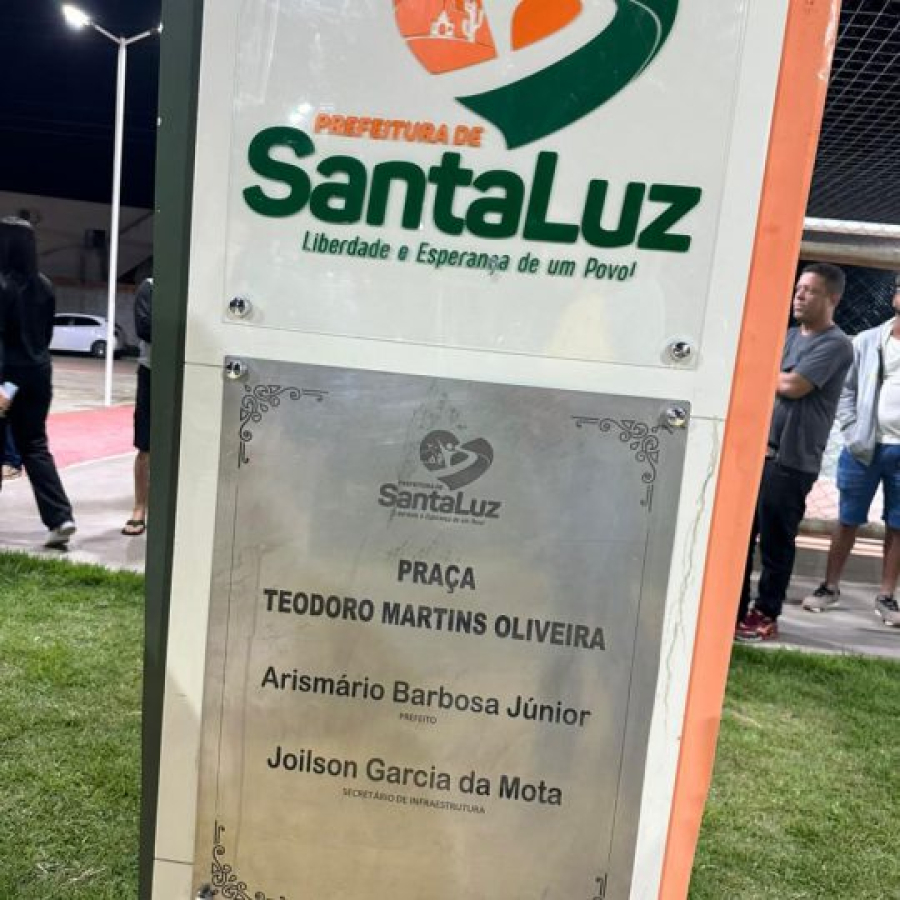 Ausência de nome do vice-prefeito em placa de inauguração gera críticas à gestão de Arismário em Santaluz