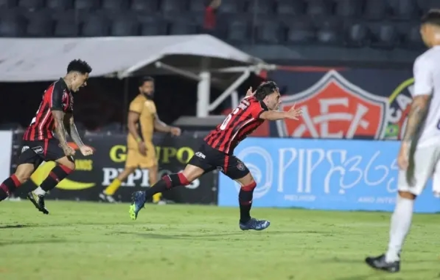 Martínez marca na estreia como titular e Vitória vence o Bahia de Feira no Barradão
