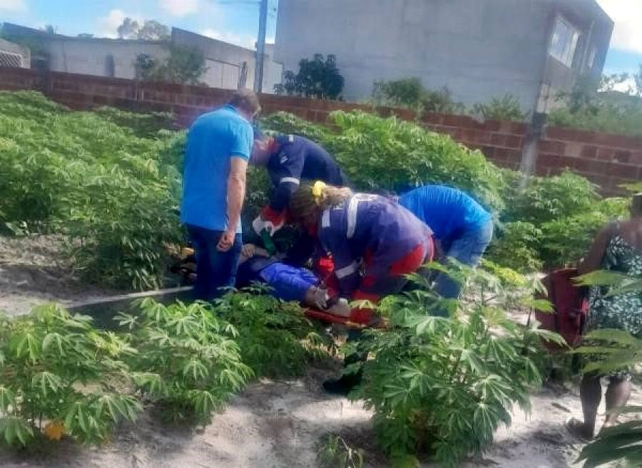 Idoso fica gravemente ferido após cair sobre vergalhão em Conceição do Coité