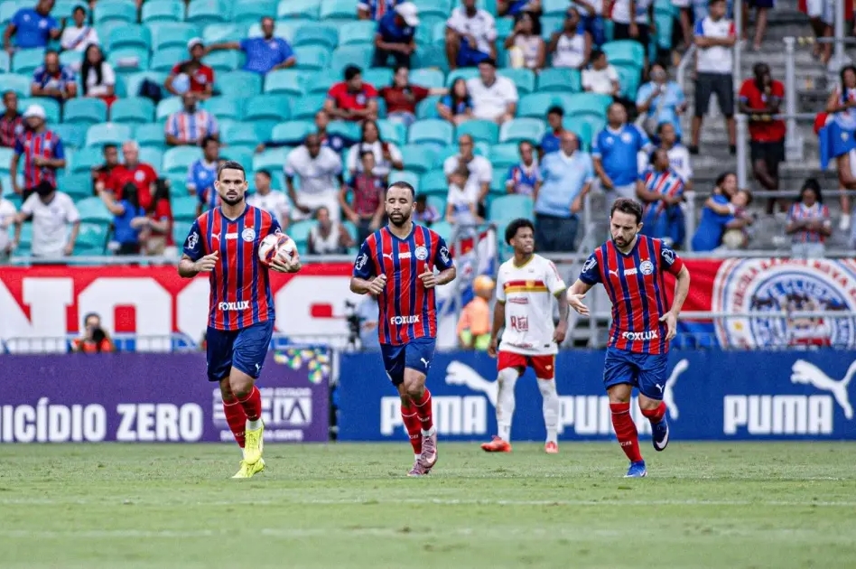 Mesmo sob vaias, Bahia vence Juazeirense e garante vaga na final do Baianão