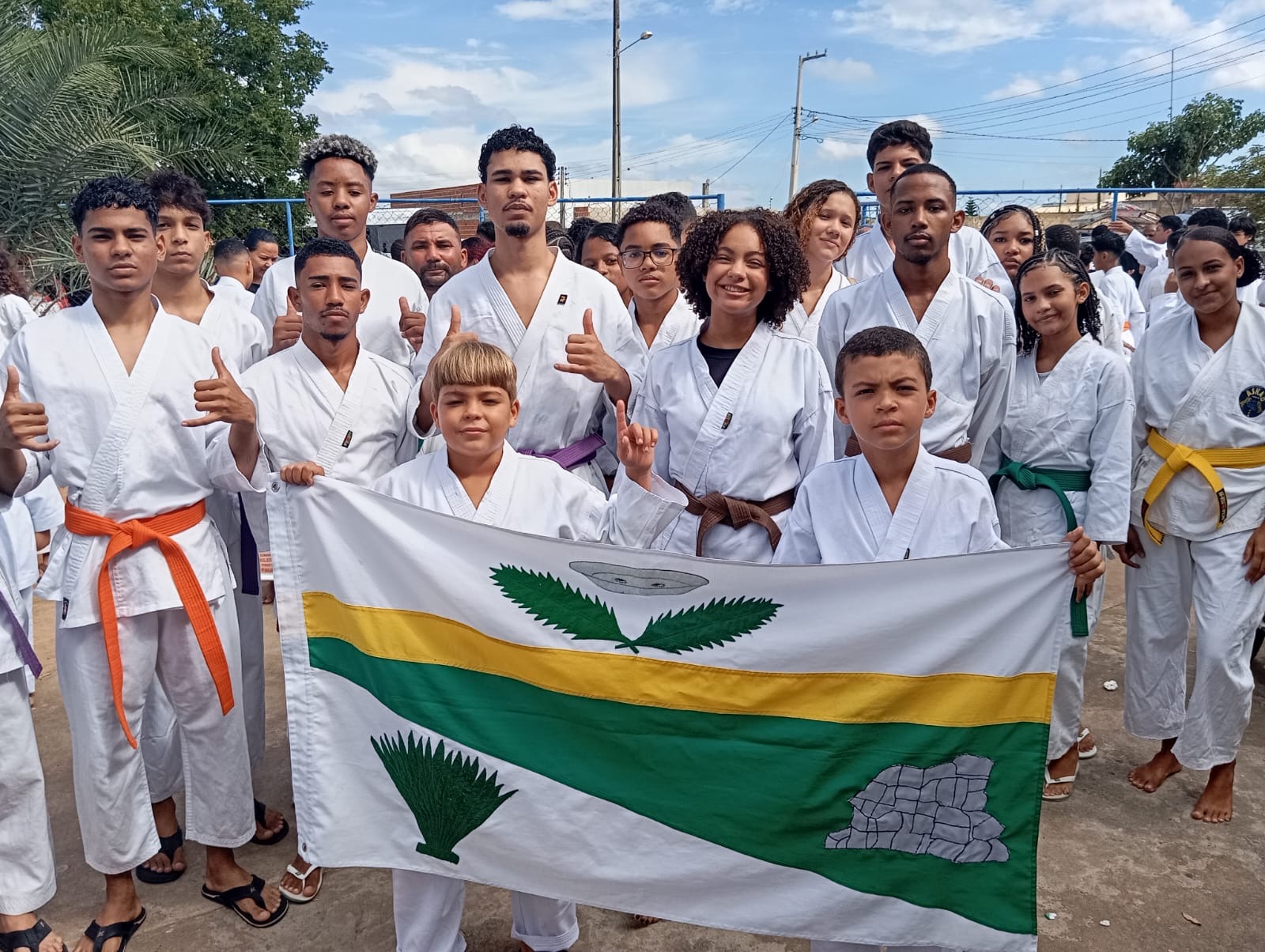 Karatê: equipe de Santaluz conquista 2º lugar geral em campeonato regional