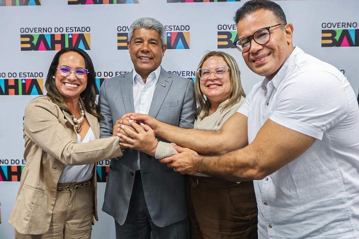 Governador recebe prefeita de Araci, reforça apoio político e anuncia investimentos para o município