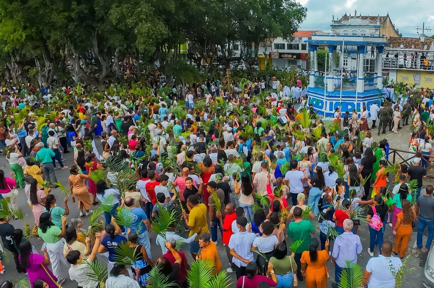 Fiéis celebram Domingo de Ramos e abrem Semana Santa em Serrinha