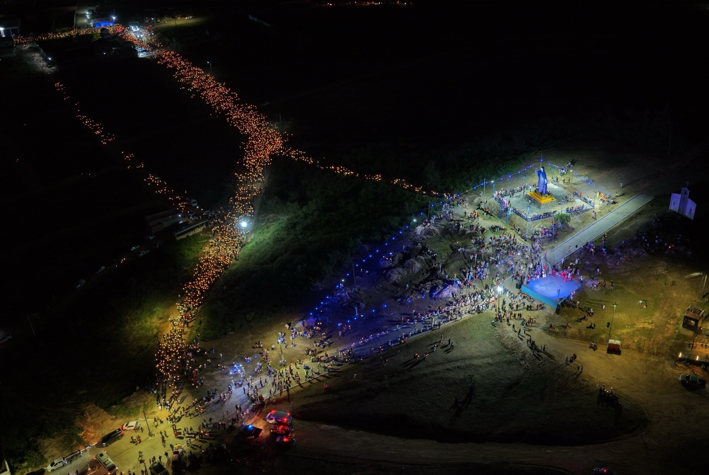 Tradição de 96 anos, Procissão do Fogaréu reúne milhares e marca a Semana Santa em Serrinha  Lide: