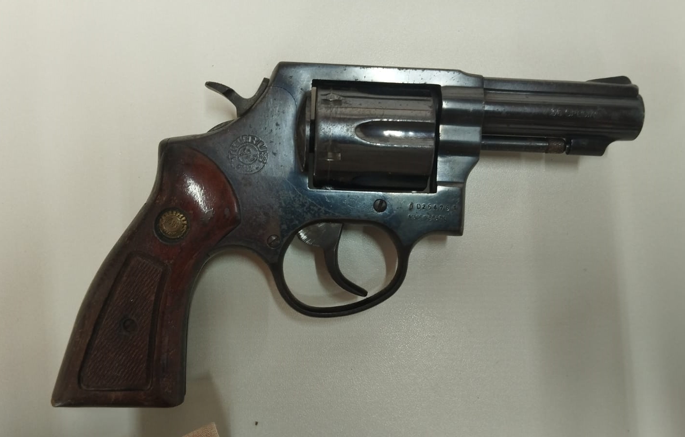 Suspeito foge da PM e abandona revólver durante perseguição em Araci