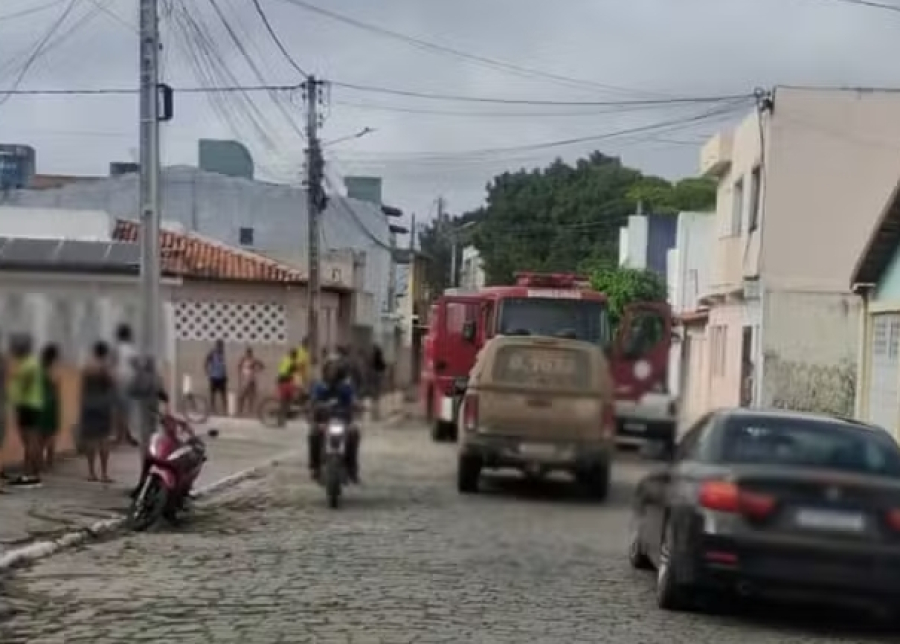 Mãe de crianças que morreram em incêndio em Serrinha tem prisão preventiva decretada pela Justiça