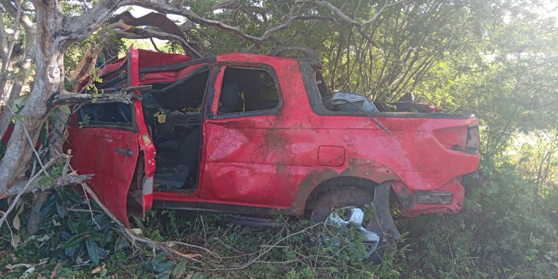 Acidente na BR-324 mata casal de namorados e causa comoção em São Domingos