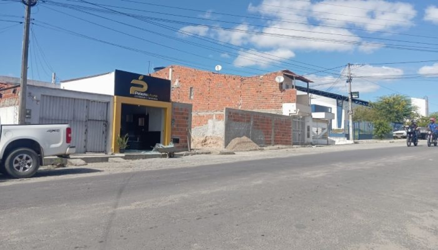 Loja arrombada em Coité teve prejuízo estimado em R$ 80 mil, diz proprietária