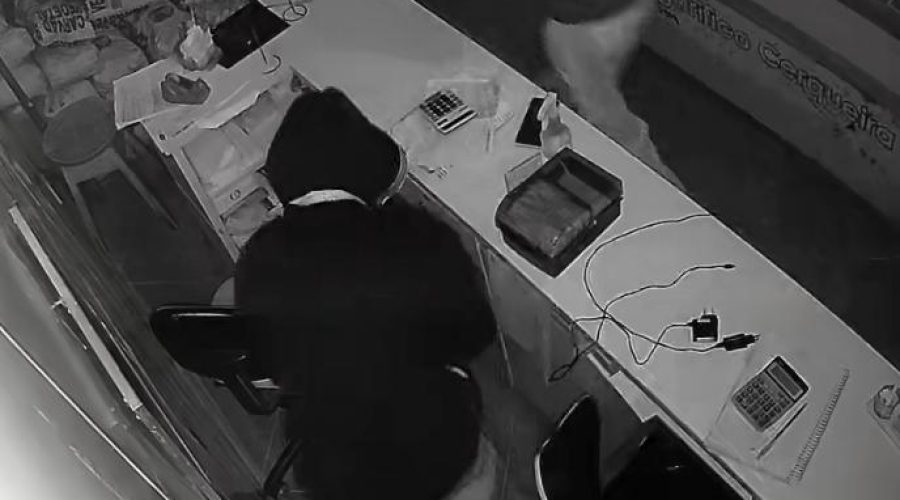 Frigorífico é arrombado e tem balança de R$ 5 mil furtada em Riachão do Jacuípe
