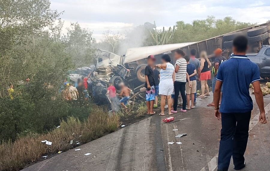 Tragédia na BR-116 deixa 15 mortos; motorista de Serrinha está entre as vítimas