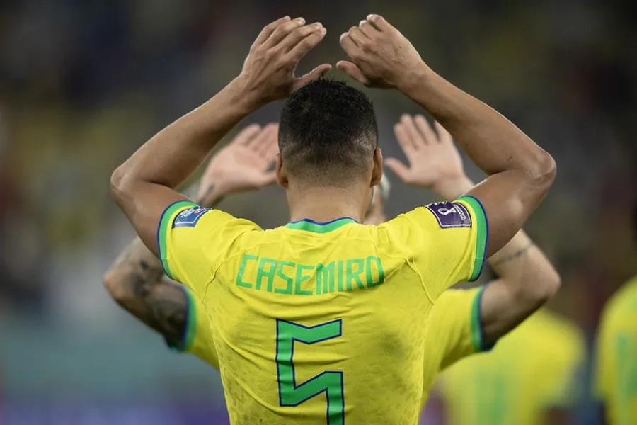 Brasil sofre, vira sobre o Japão e segue vivo na Copa com marca de Ancelotti