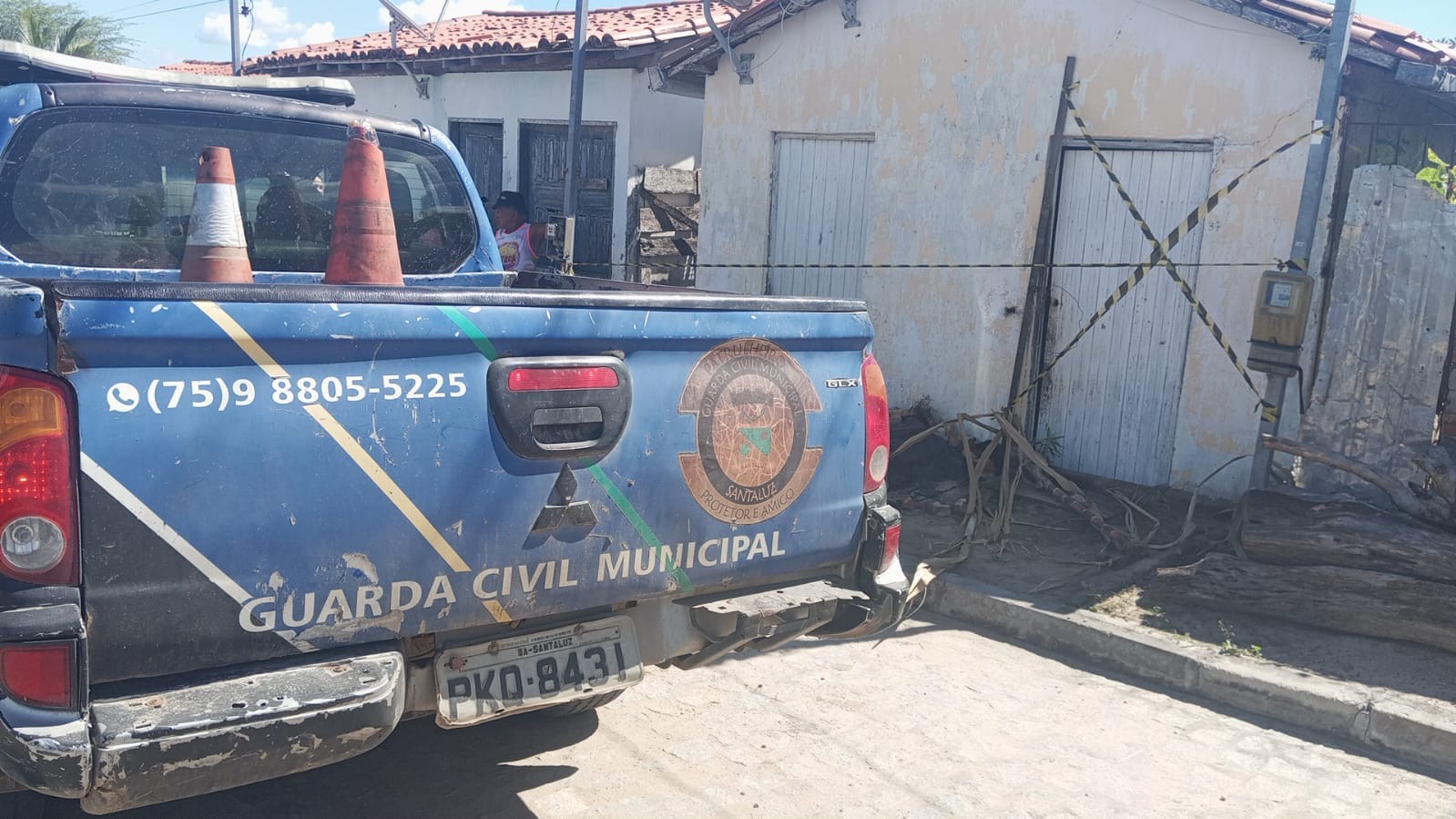 Idoso é encontrado morto dentro de casa em Santaluz; corpo estava em avançado estado de decomposição