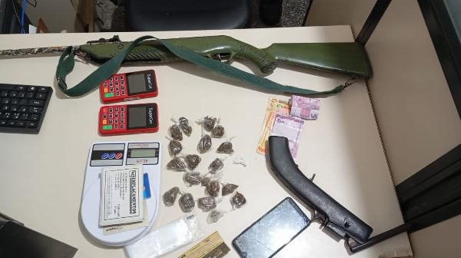 Homem é preso com drogas, arma e balança de precisão em Santaluz