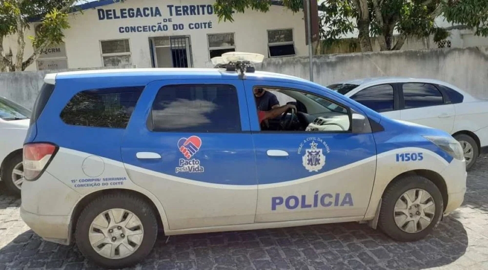 Mulher suspeita de furtar cartões bancários é presa em Conceição do Coité