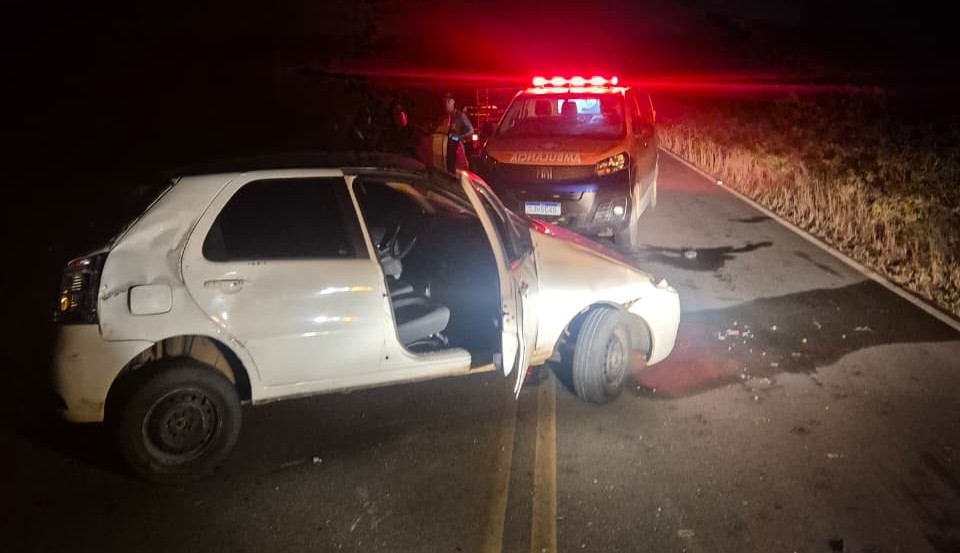 Motorista sobrevive após carro capotar várias vezes na BA-233 entre Riachão do Jacuípe e Ichu