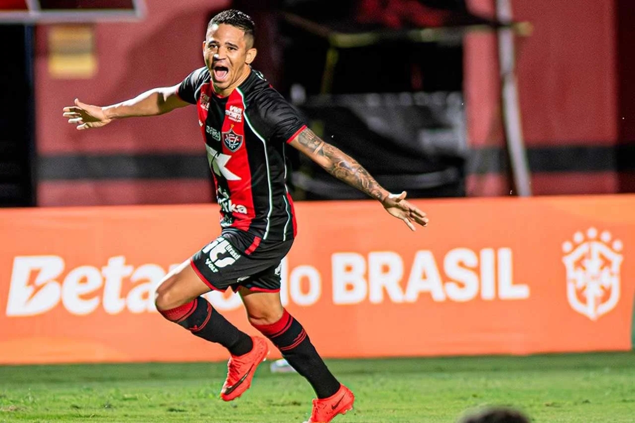Vitória goleia Athletico-PR no Barradão, reverte desvantagem e avança às quartas da Copa do Brasil