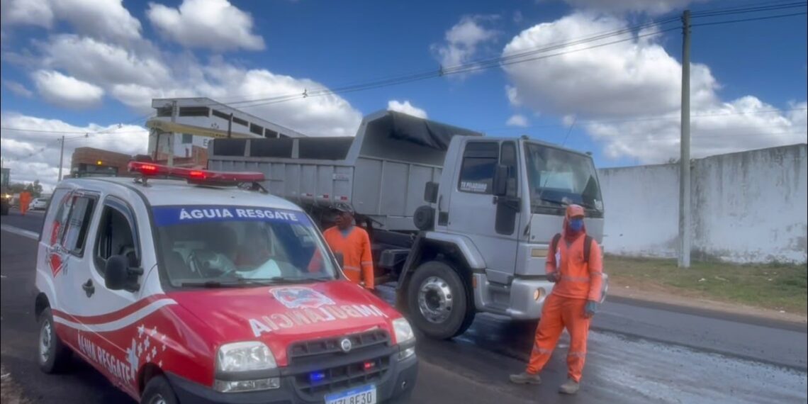 Motociclista fura bloqueio em obra da BA-409, atropela trabalhador e foge em Conceição do Coité