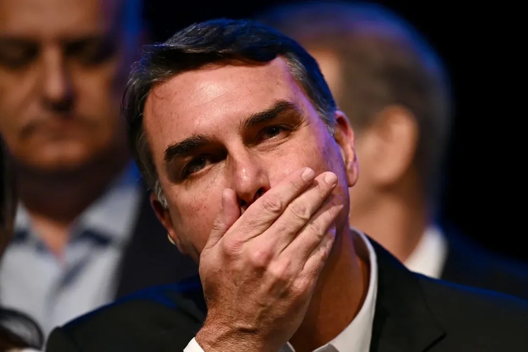 Flávio Bolsonaro tem registro de candidatura à Presidência travado após filiação ao Missão