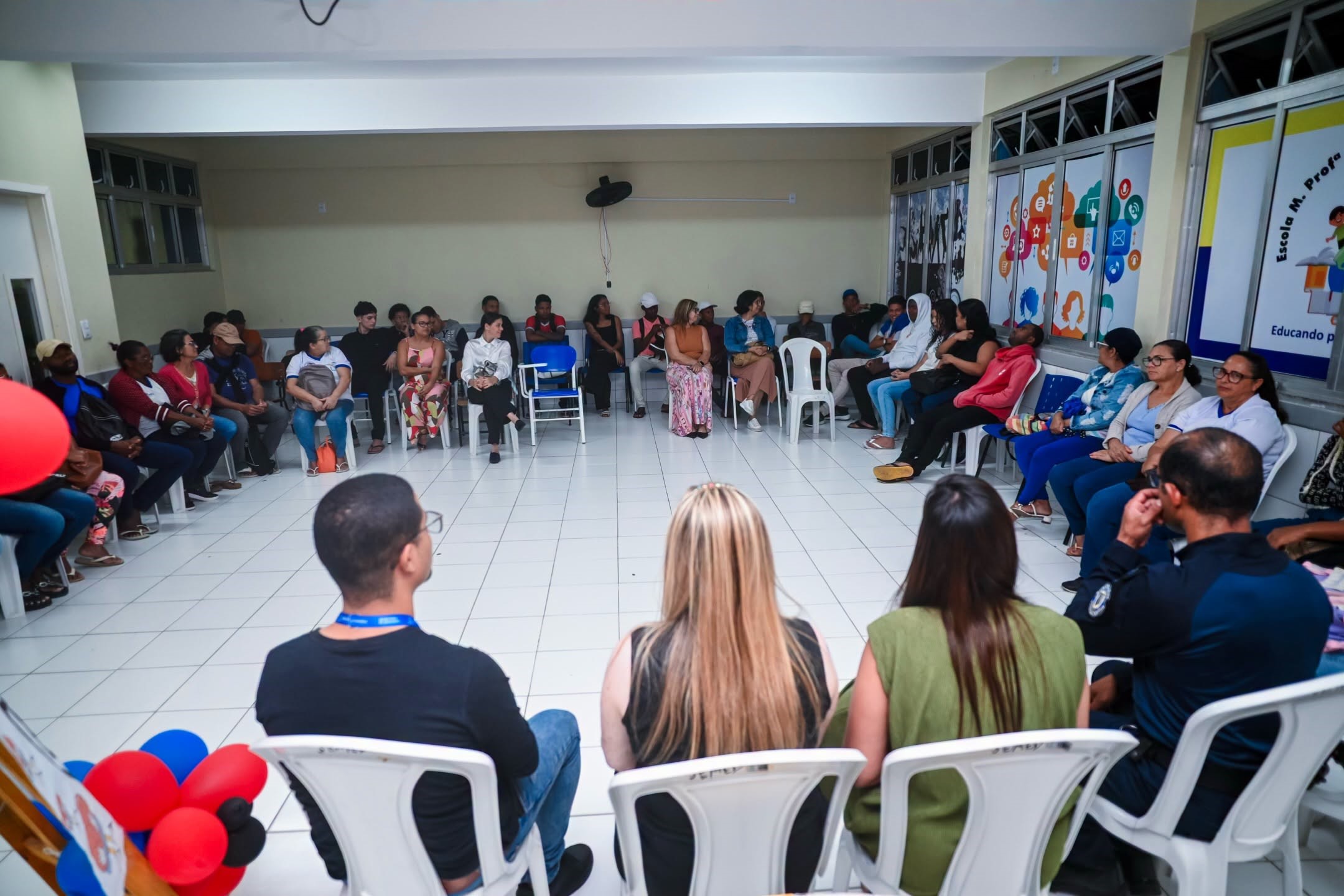 Programa Escola que Protege leva orientação sobre álcool e drogas a alunos da EJA em Serrinha