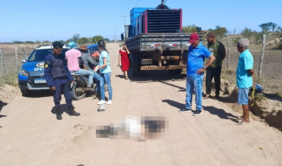 Homem morre atropelado por caminhão após cair de cavalo em estrada de Queimadas