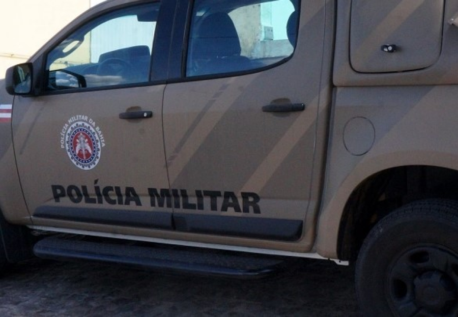 Mulher fica ferida após criminosos atirarem contra casal durante tentativa de assalto em Santaluz