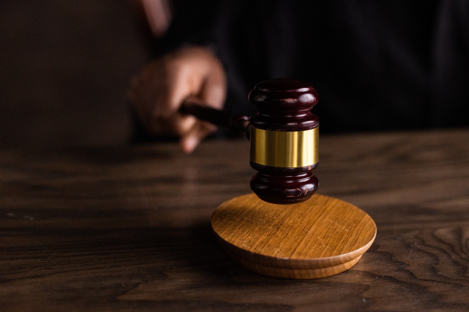 Homem é condenado a 37 anos e seis meses por matar companheira na frente dos filhos em Riachão do Jacuípe