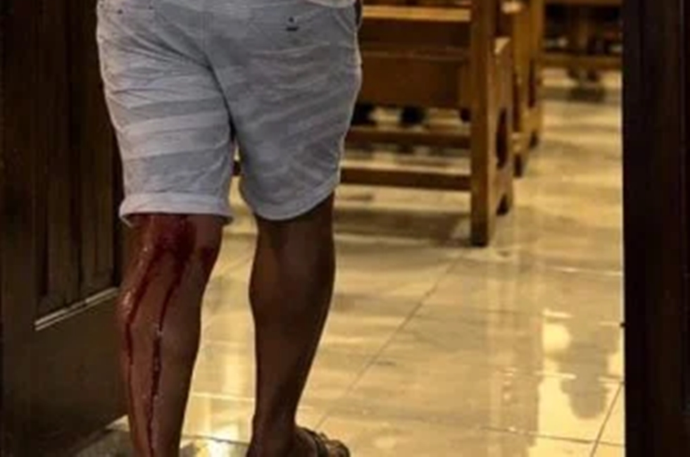 Homem é baleado e busca ajuda dentro de igreja em Serrinha