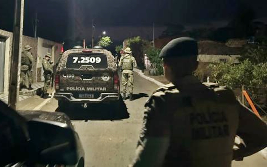 Operação contra grupo suspeito de tráfico prende duas pessoas em Serrinha; ação teve 32 prisões no país