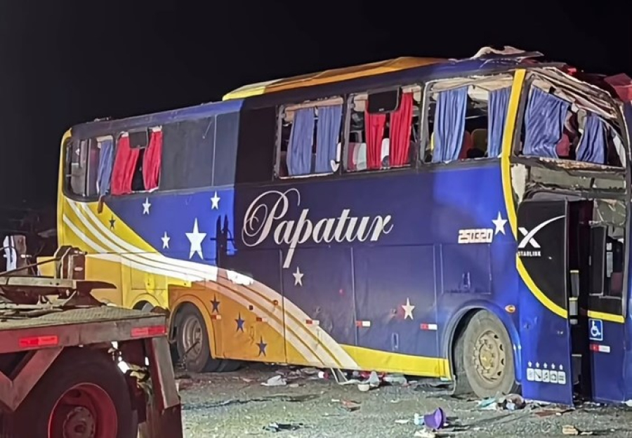 Seis pessoas morrem em acidente com ônibus que seguia de São Paulo para Senhor do Bonfim