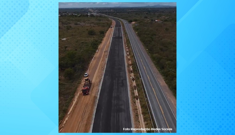 Ministro entrega 10 km de duplicação da BR-116 entre Serrinha e Santa Bárbara