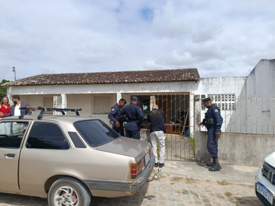 Justiça determina desocupação de antigas escolas ocupadas por famílias na zona rural de Coité