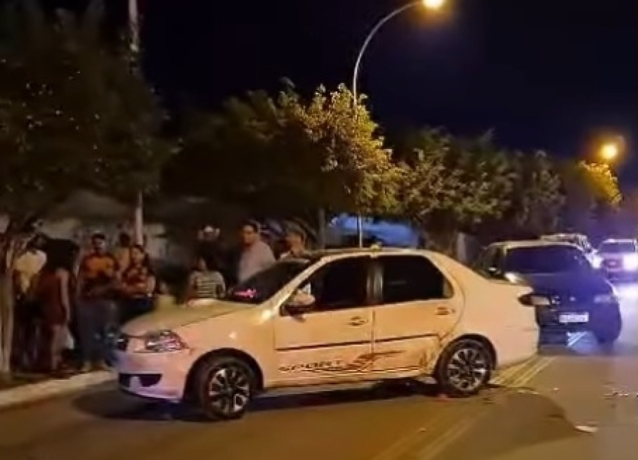 Adolescente de 13 anos fica gravemente ferido em colisão entre carro e moto em Riachão do Jacuípe