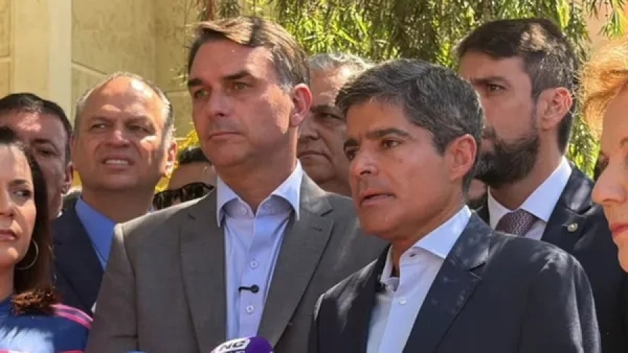 Após derrota na Bahia, ACM Neto declara apoio a Flávio Bolsonaro no segundo turno