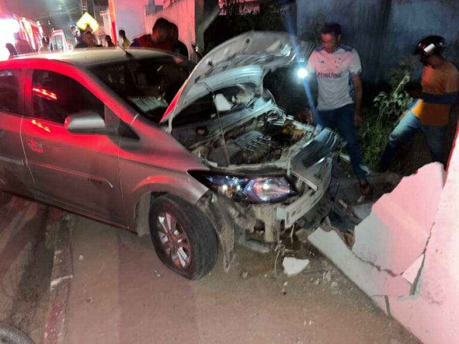 Motorista morre após passar mal ao volante e bater contra moto e muro em Conceição do Coité